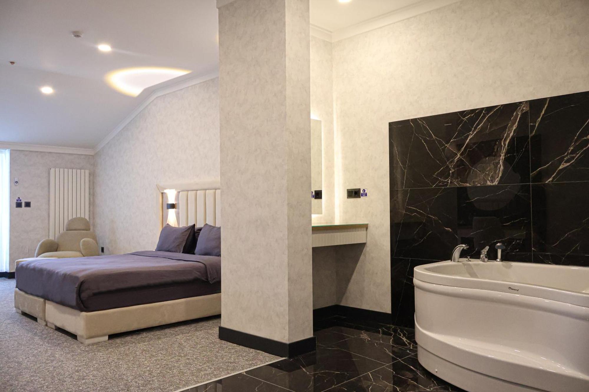 Hotel Home Plus Hotel