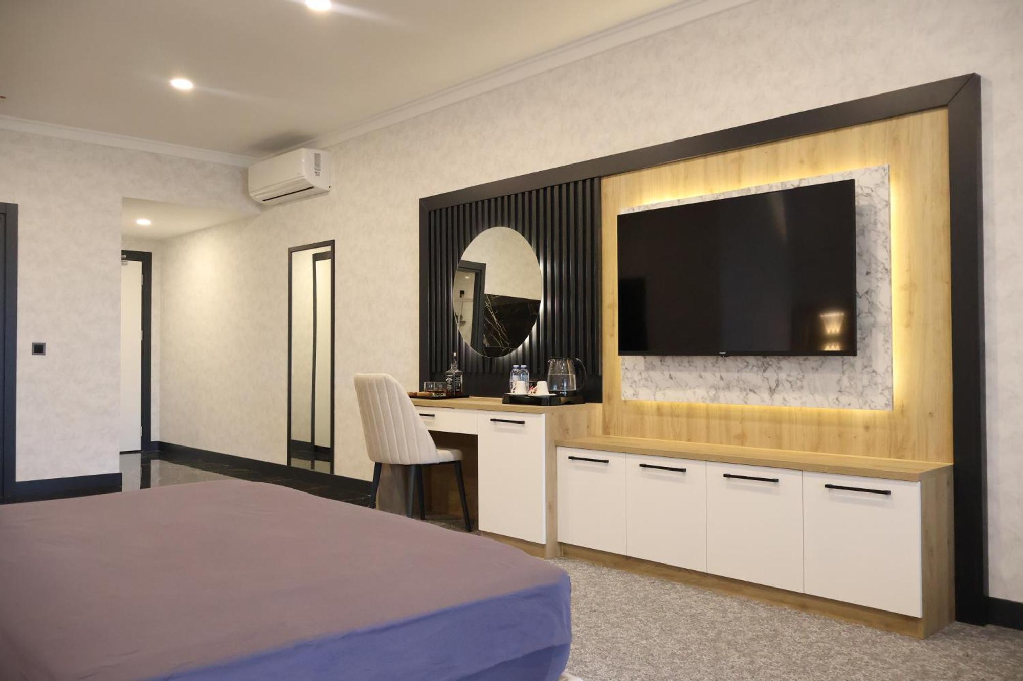 Home Plus Hotel 3*
