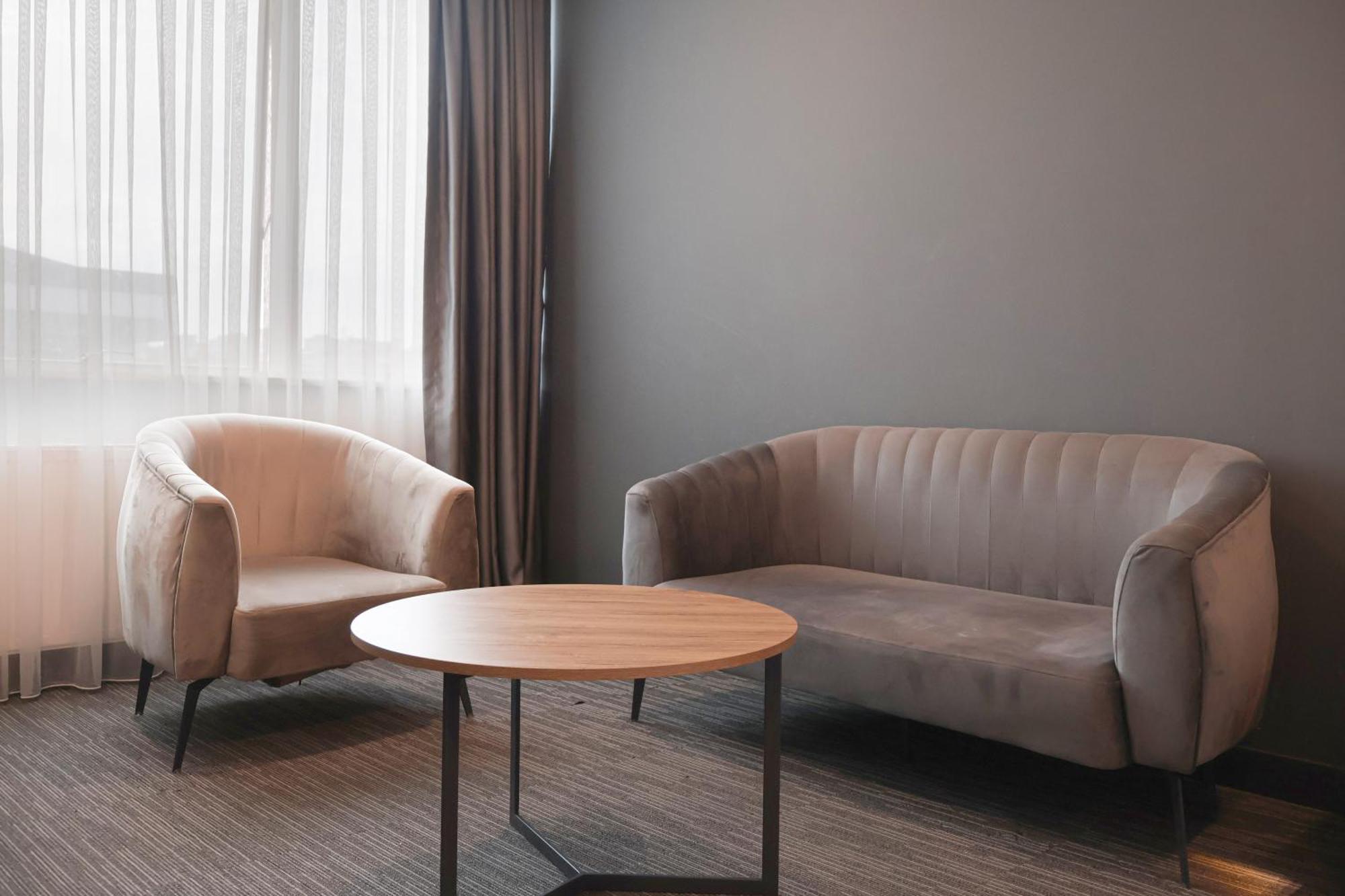 Home Plus Hotel Hotel