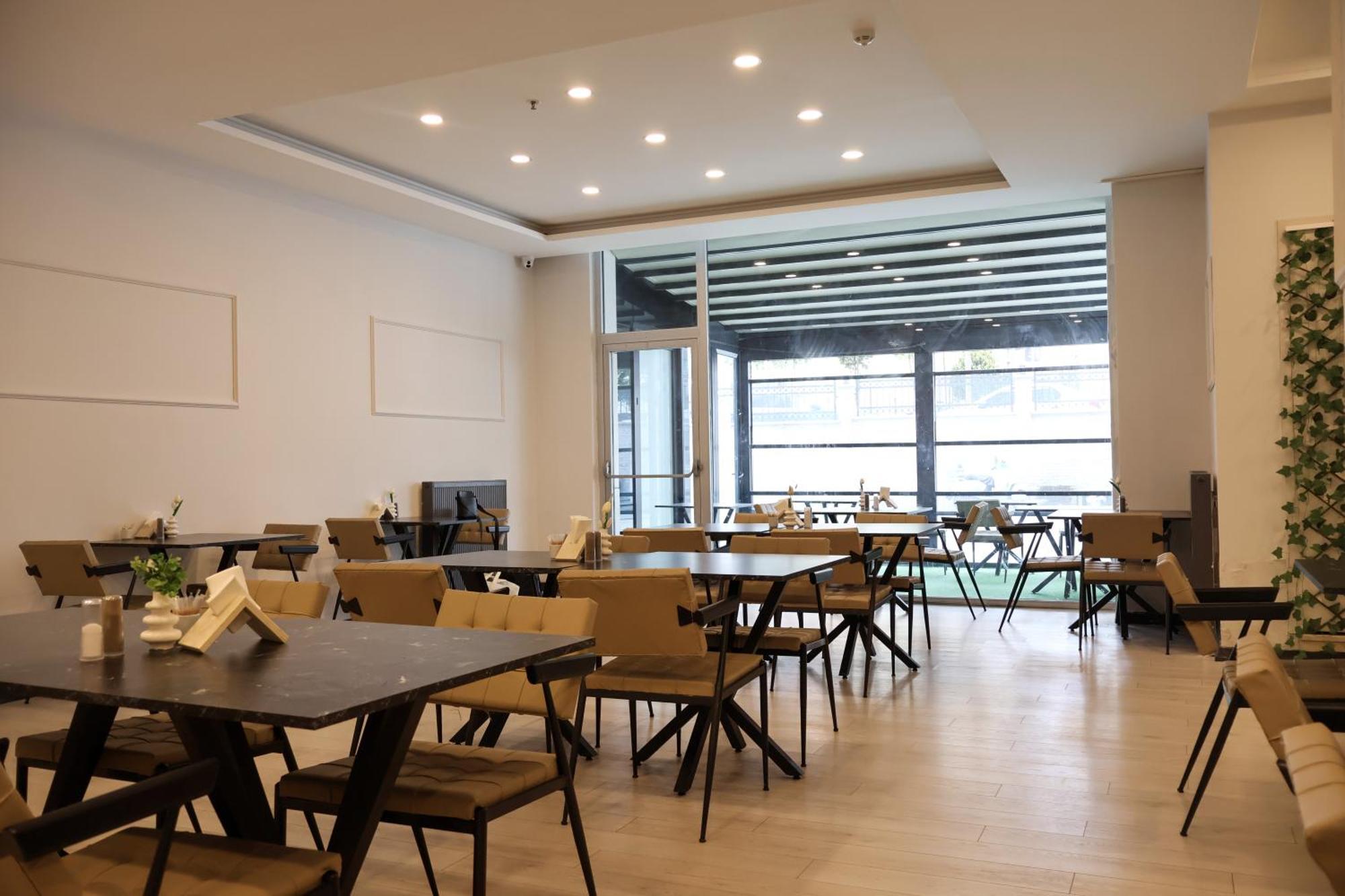Home Plus Hotel 3*